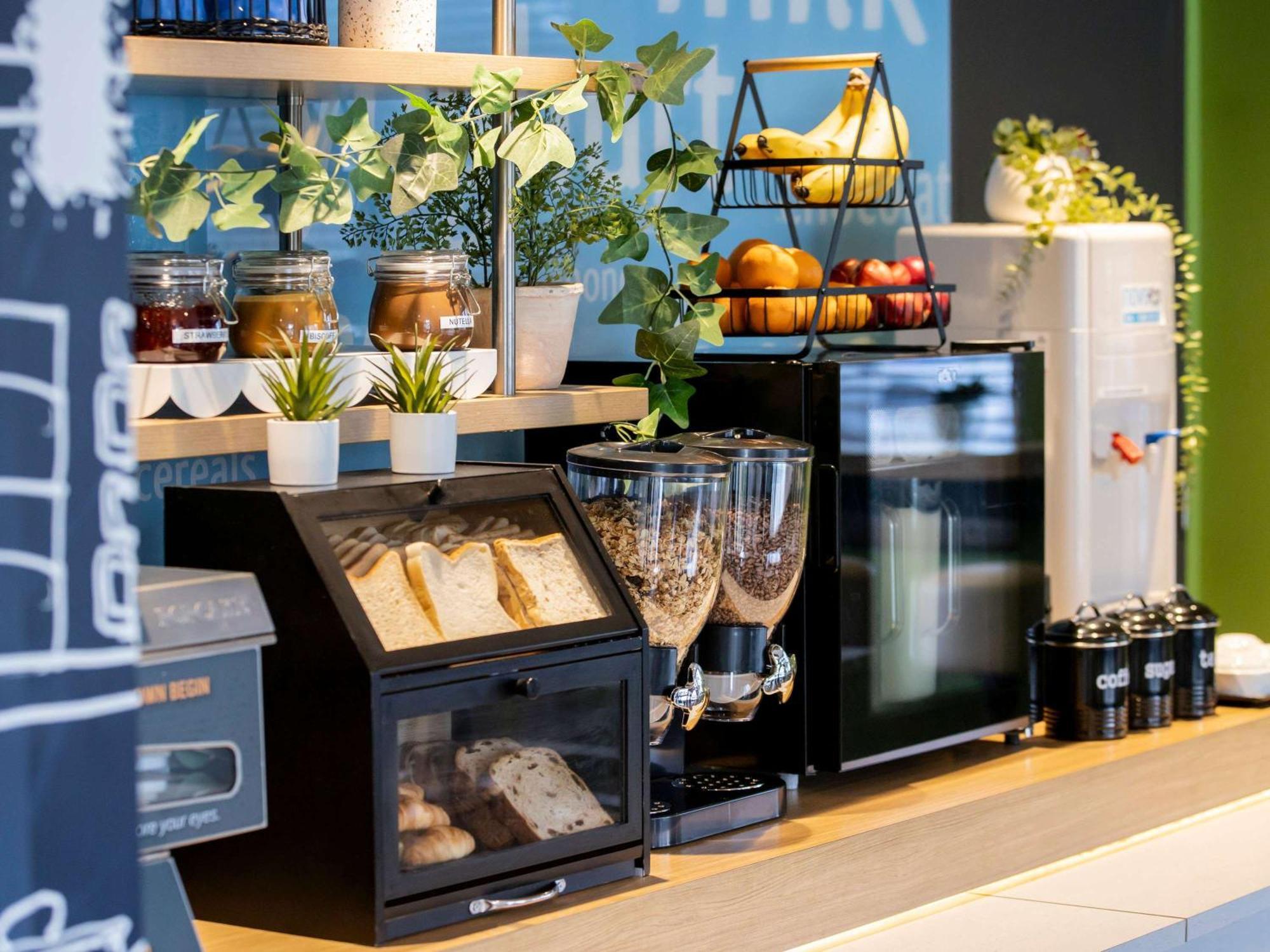 Ibis Budget - Casula Liverpool Eksteriør bilde