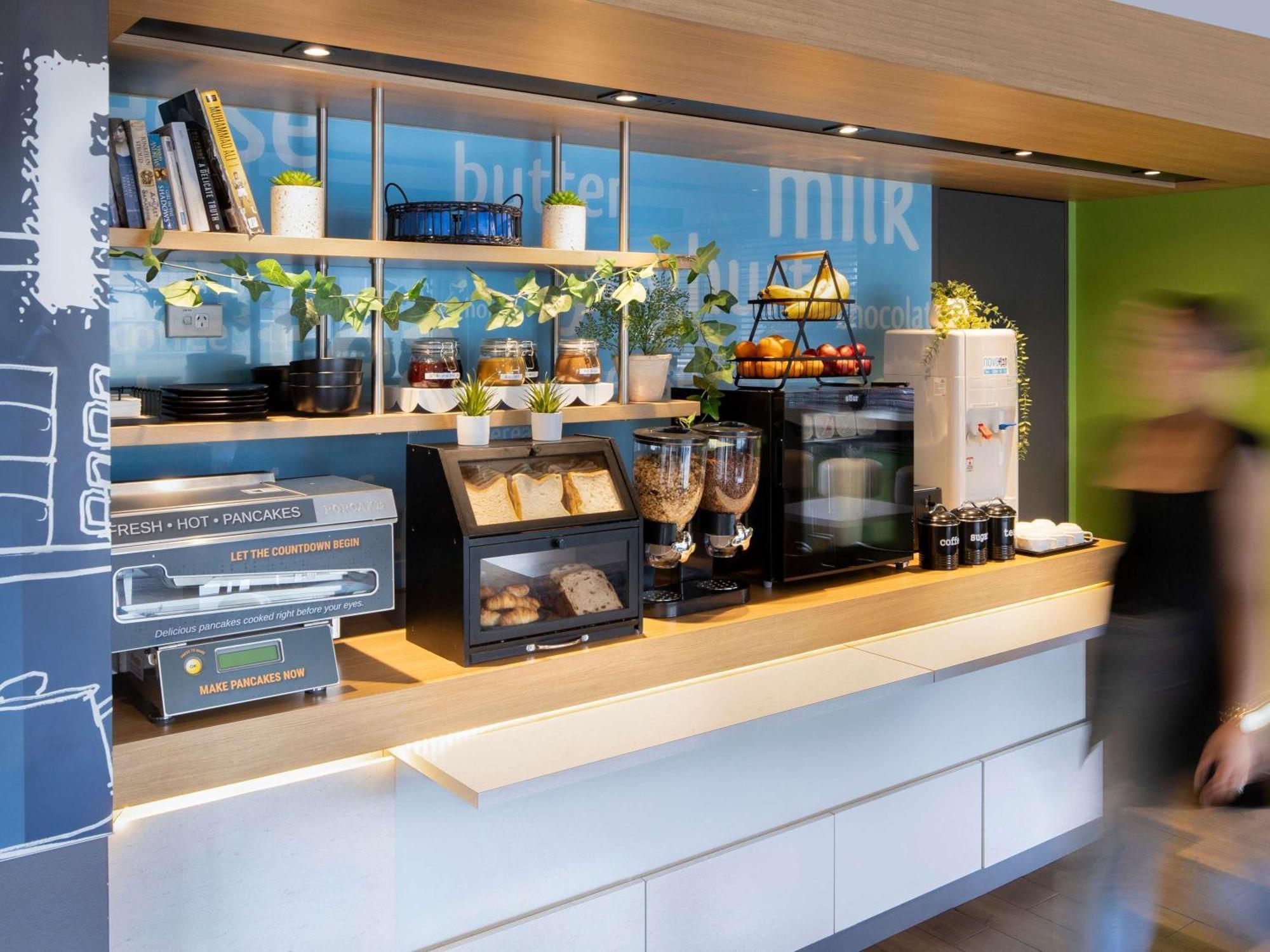 Ibis Budget - Casula Liverpool Eksteriør bilde