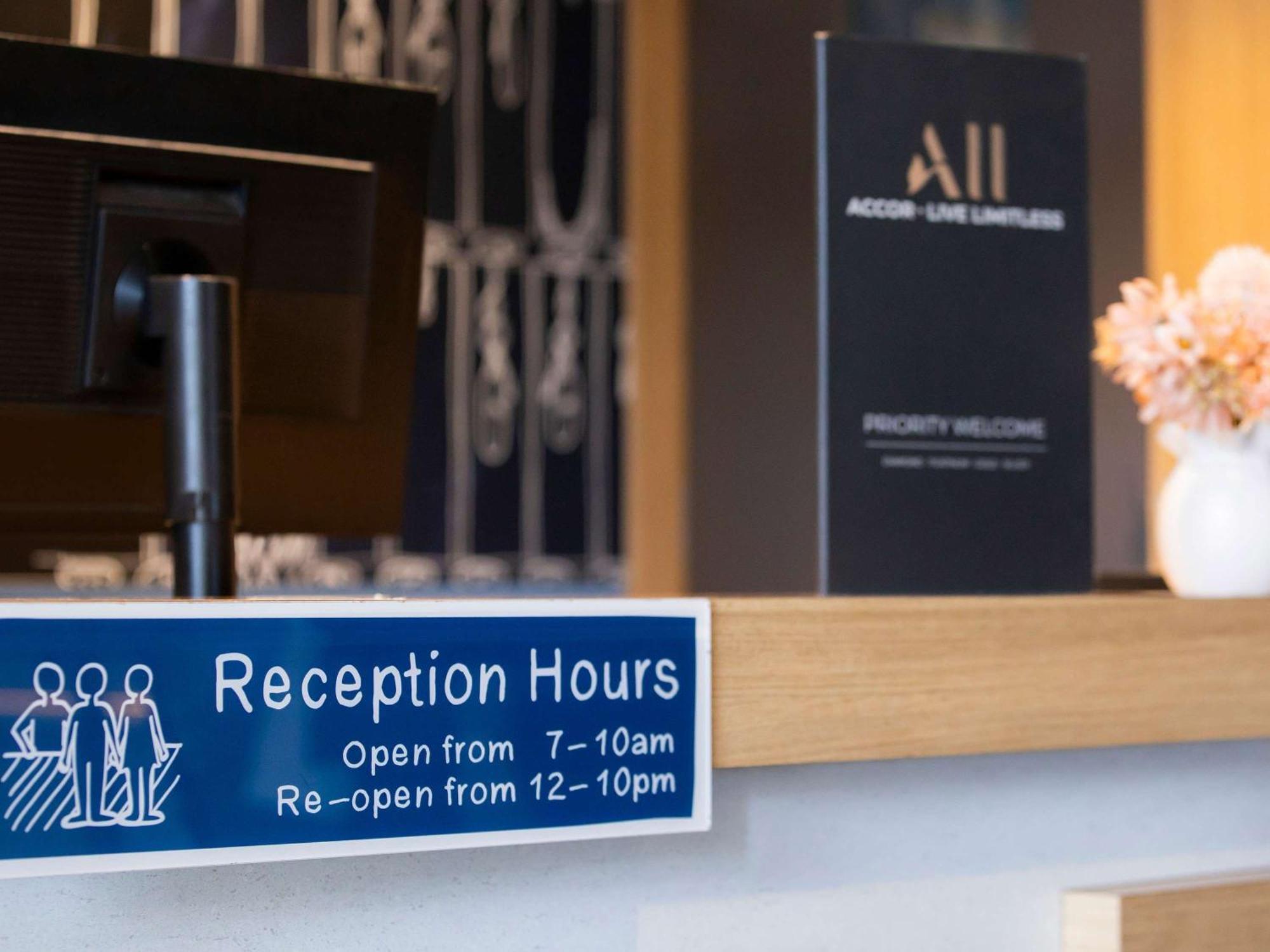 Ibis Budget - Casula Liverpool Eksteriør bilde