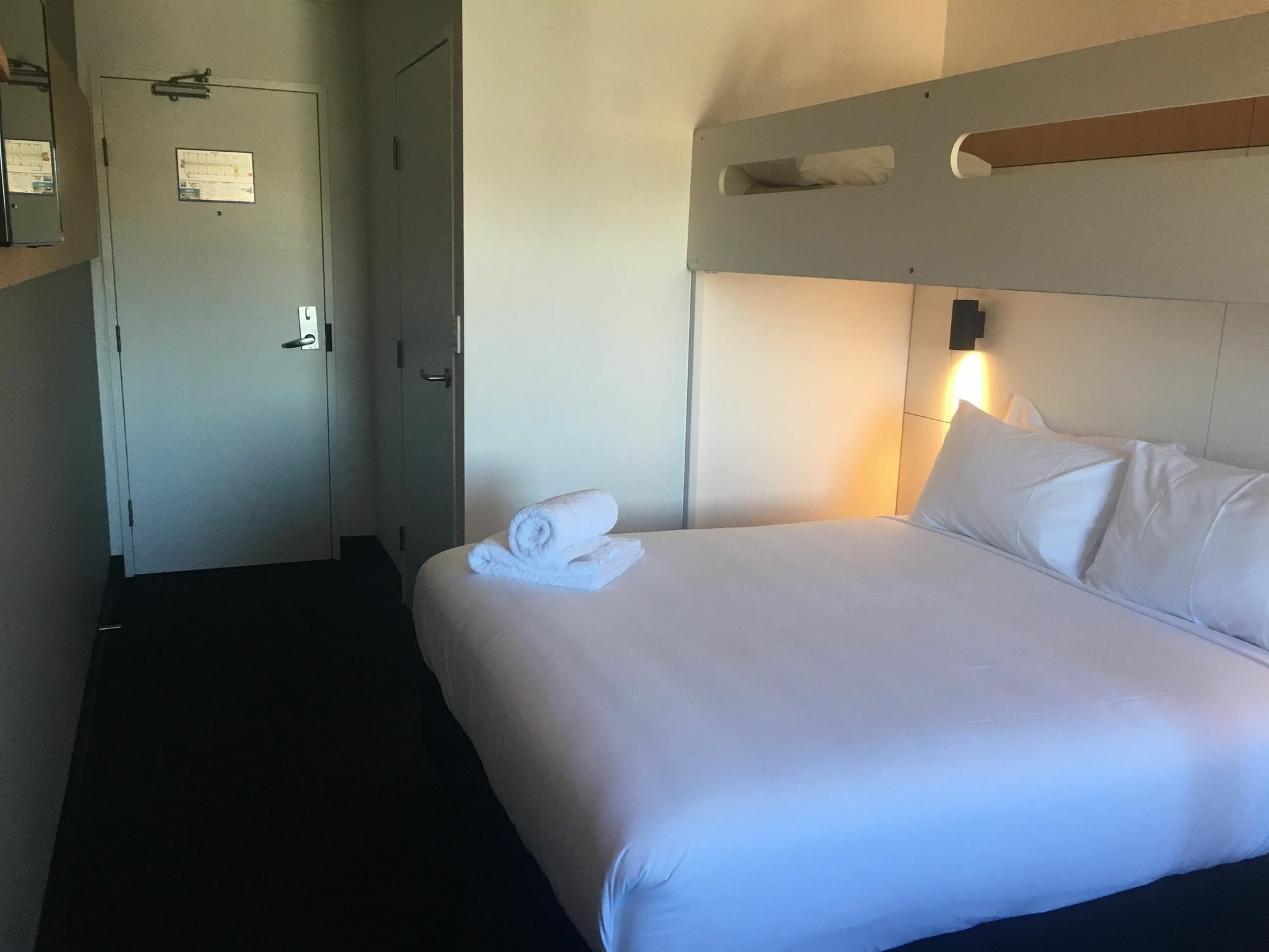 Ibis Budget - Casula Liverpool Eksteriør bilde