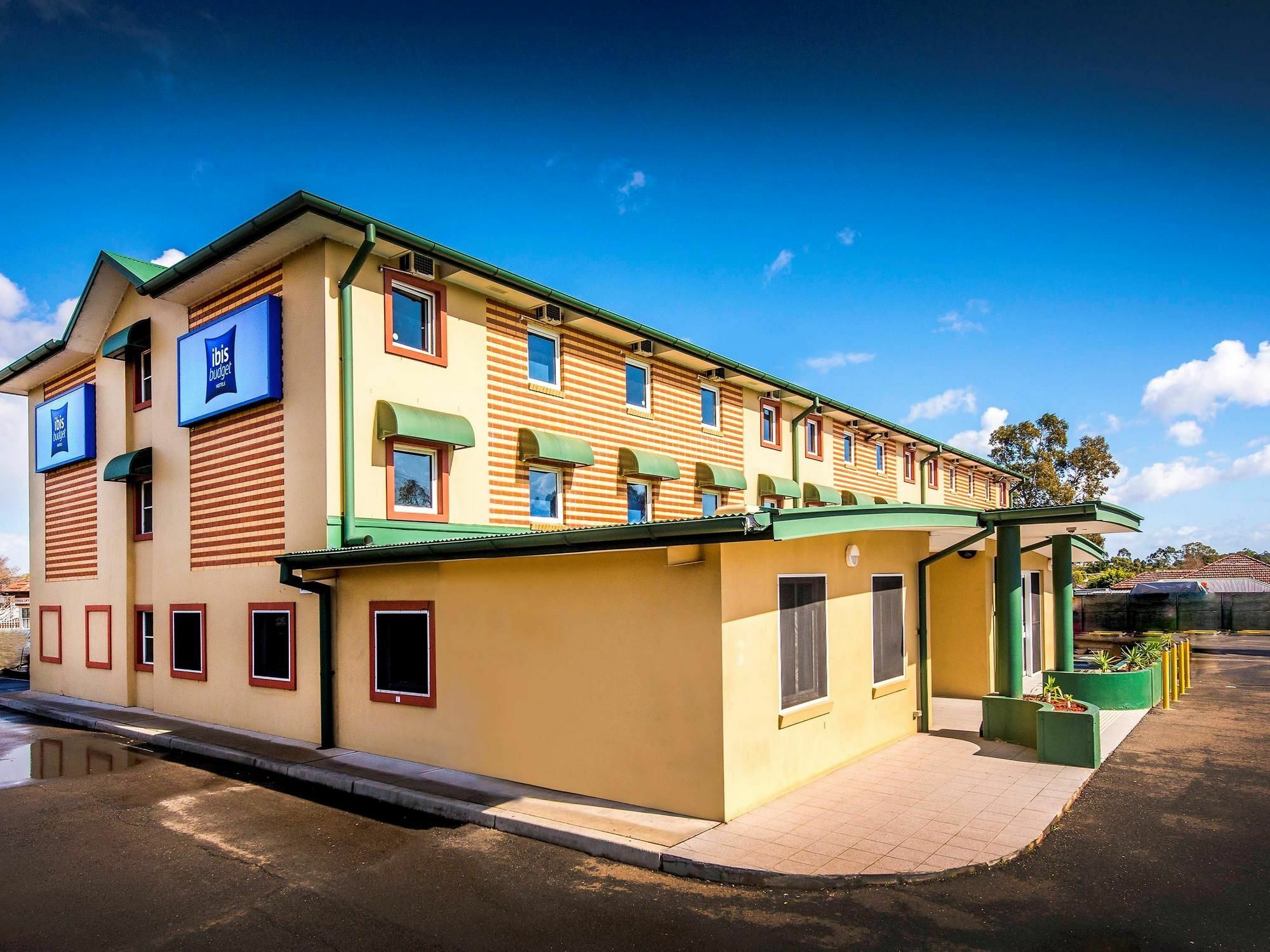 Ibis Budget - Casula Liverpool Eksteriør bilde